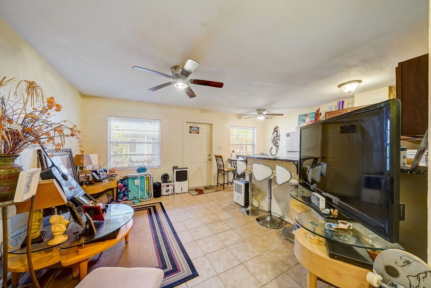 More Photos Of 3017 49th St S, Gulfport Apartments For Sale