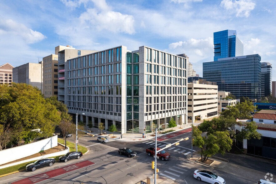 More Photos Of 203 W 10th St, Austin Office For Lease