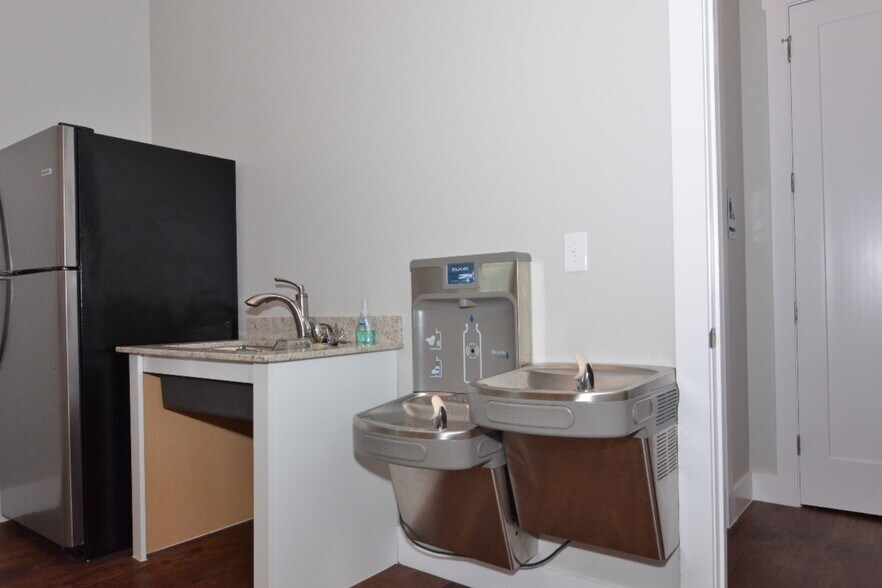 More Photos Of 2440 E Hwy 290, Dripping Springs Medical For Lease