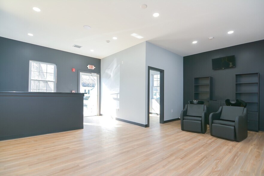 More Photos Of 995 Main St, Clinton Auto Dealership For Sale