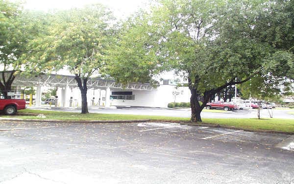 More Photos Of 7125 Gulf Fwy, Houston Office For Sale