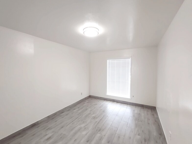 More Photos Of 4742 Yale St, Houston Apartments For Sale