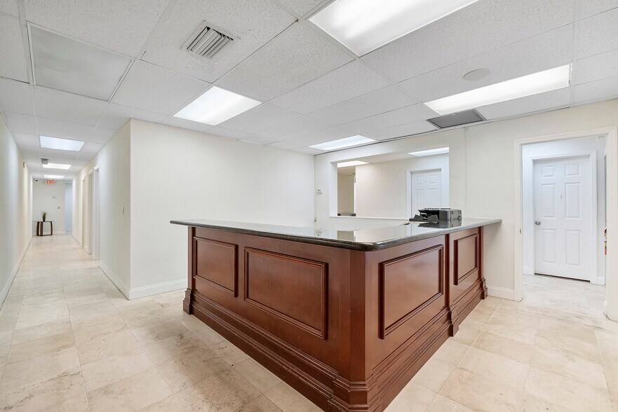 More Photos Of 1730 E Commercial Blvd, Fort Lauderdale Medical For Lease