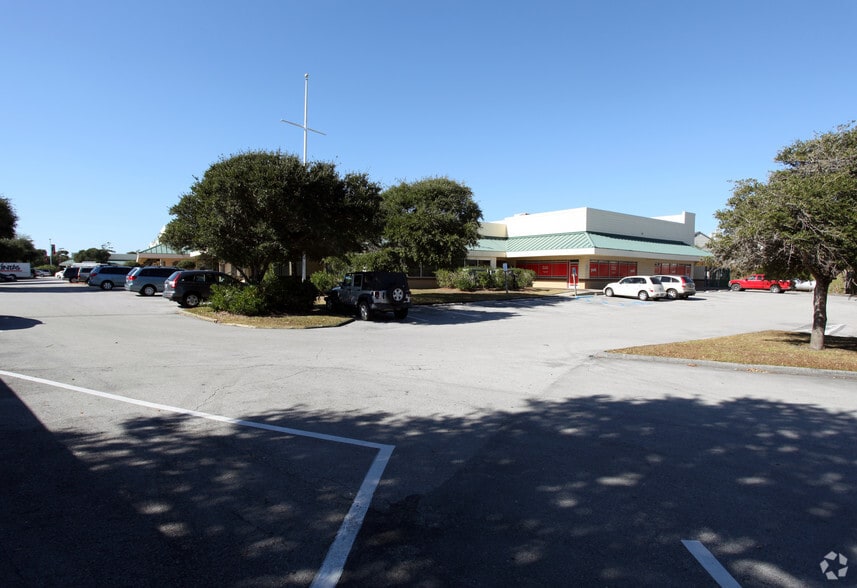 More Photos Of 8700 Emerald Dr, Emerald Isle Unknown For Lease