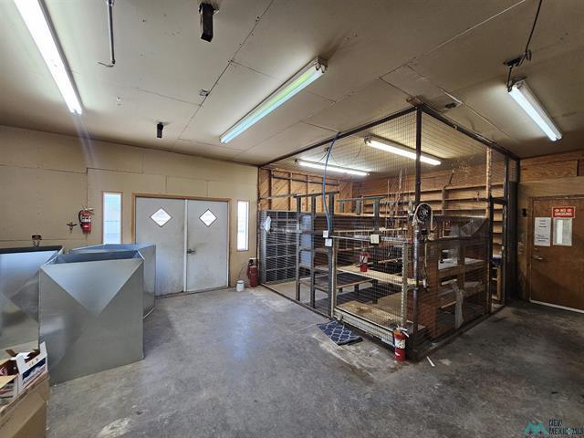 More Photos Of 107 S 14th St, Artesia Showroom For Sale