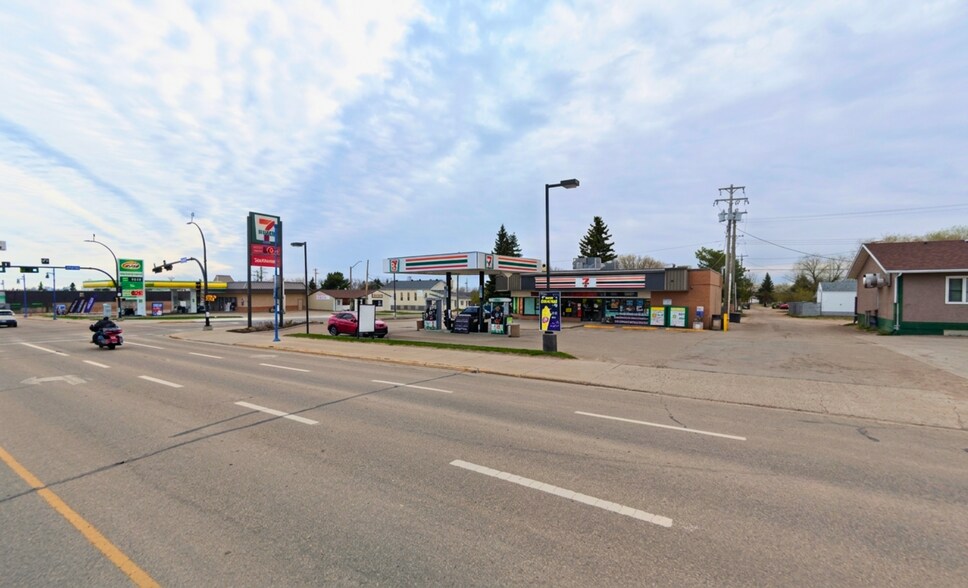 More Photos Of 4913 50 Ave, Drayton Valley Convenience Store For Sale