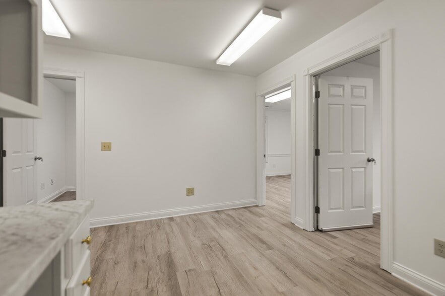 More Photos Of 103 Wind Haven Dr, Nicholasville Office For Lease