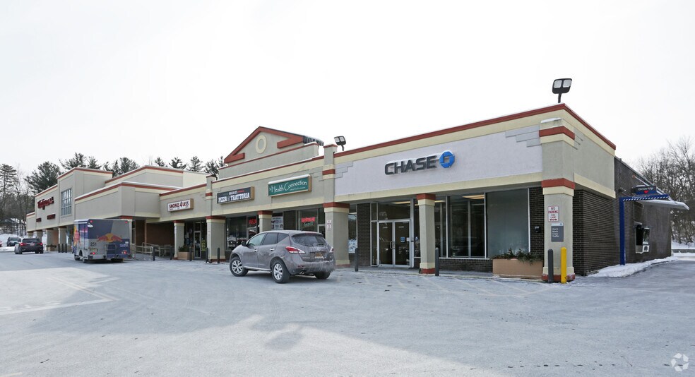 More Photos Of 704 Freedom Plains Rd, Poughkeepsie Storefront For Lease