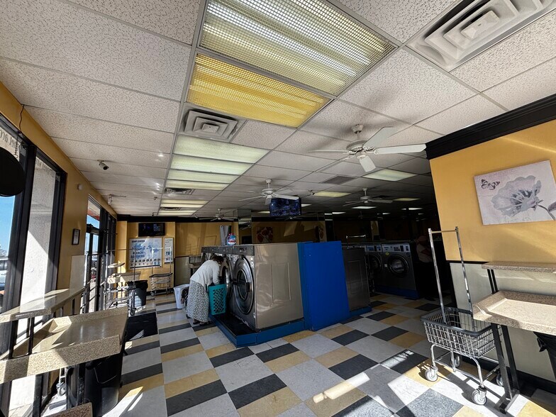 More Photos Of 111 E University Dr, Denton Unknown For Lease