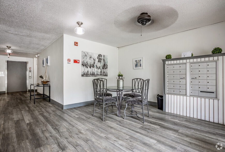 More Photos Of 120 47th Ave N, Saint Petersburg Apartments For Sale