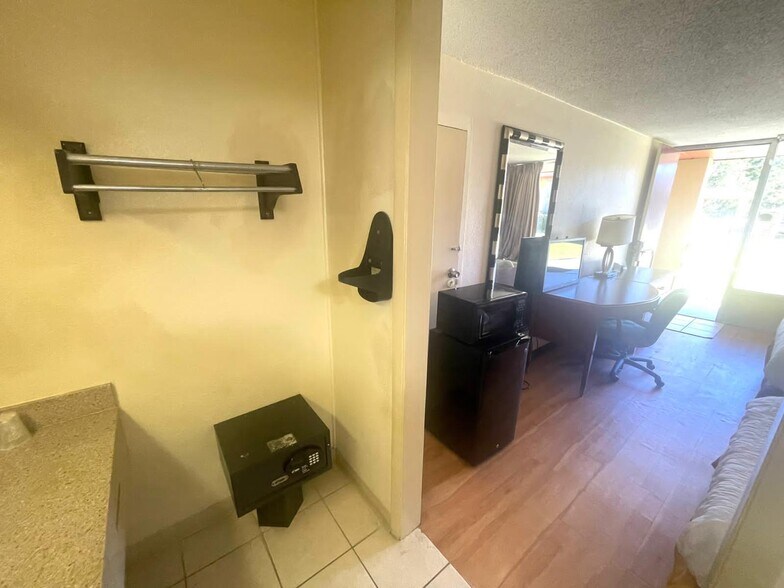 More Photos Of 1700 US-280, Phenix City Hotel For Sale