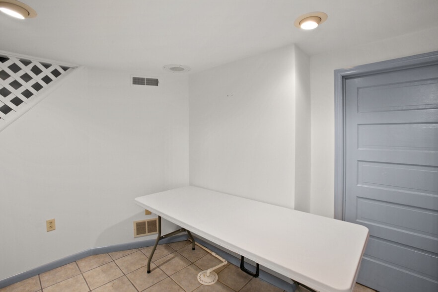 More Photos Of 634 Penn Ave, West Reading Freestanding For Lease