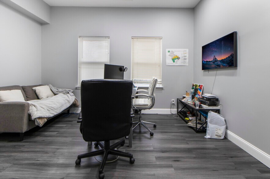 More Photos Of 4200 Evergreen Ln, Annandale Medical For Sale