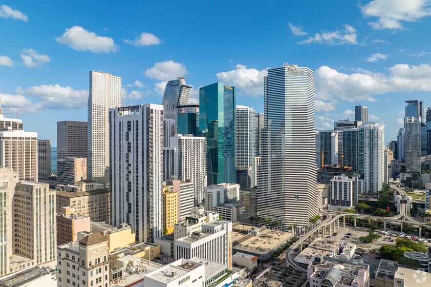 More Photos Of 333 SE 2nd Ave, Miami Office For Lease