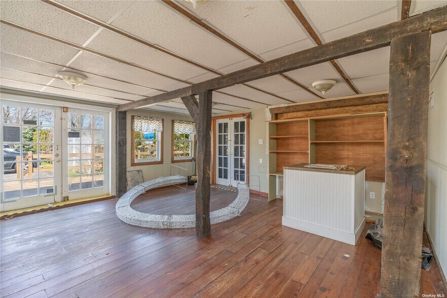 More Photos Of 3225 Sound Ave, Riverhead Storefront Retail Office For Sale