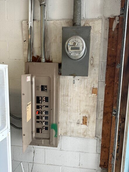 More Photos Of 317 Harrison Ave, Endicott Freestanding For Lease