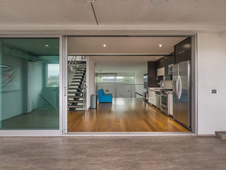 More Photos Of 215-237 California St, El Segundo Loft Creative Space For Sale
