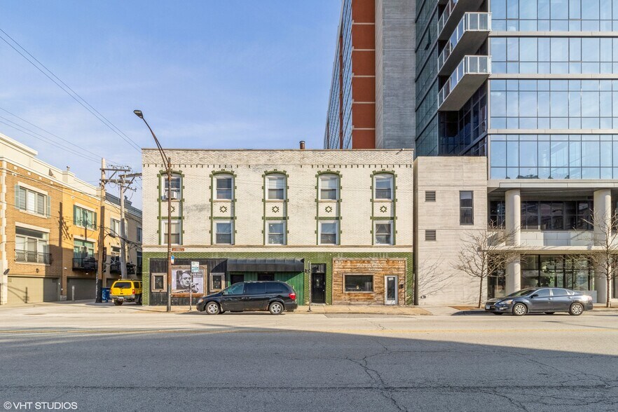 More Photos Of 838-840 W Grand Ave, Chicago Storefront Retail Residential For Lease