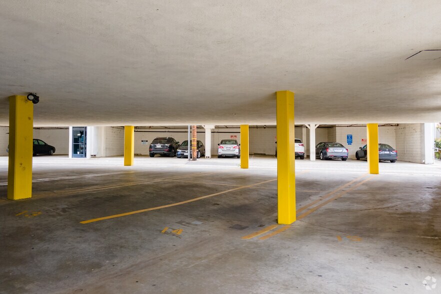 More Photos Of 135 W Magnolia Blvd, Burbank Loft Creative Space For Lease