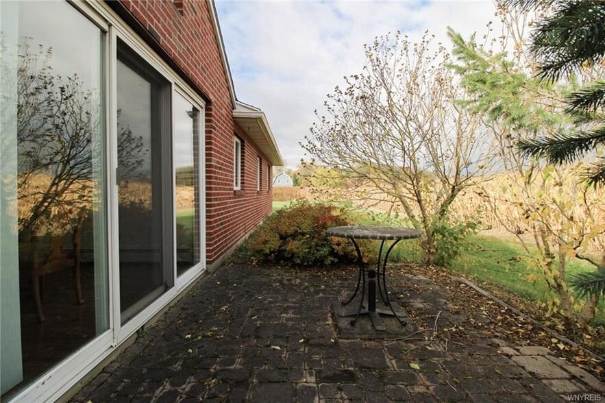 More Photos Of 16789 Kenmore Rd, Kendall Office For Sale