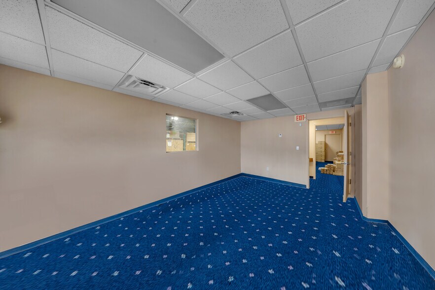More Photos Of 10680 NW 123rd St, Miami Industrial For Sale