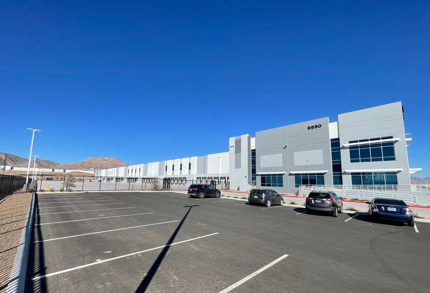 More Photos Of 8650 Logistics Dr, Las Vegas Distribution For Lease