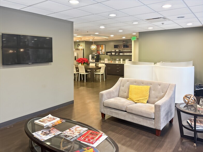 More Photos Of 41000 Woodward Ave, Bloomfield Hills Coworking Space