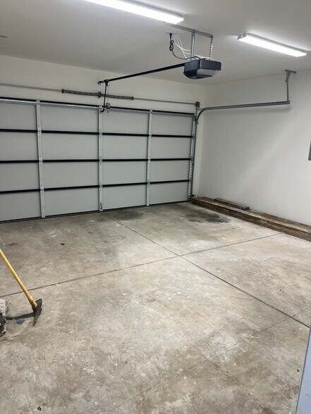 More Photos Of 13694 Erwin St, Van Nuys Apartments For Lease