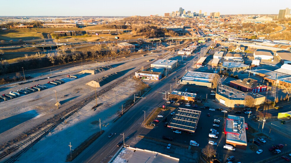More Photos Of 3054 Southwest Blvd, Kansas City Warehouse For Sale