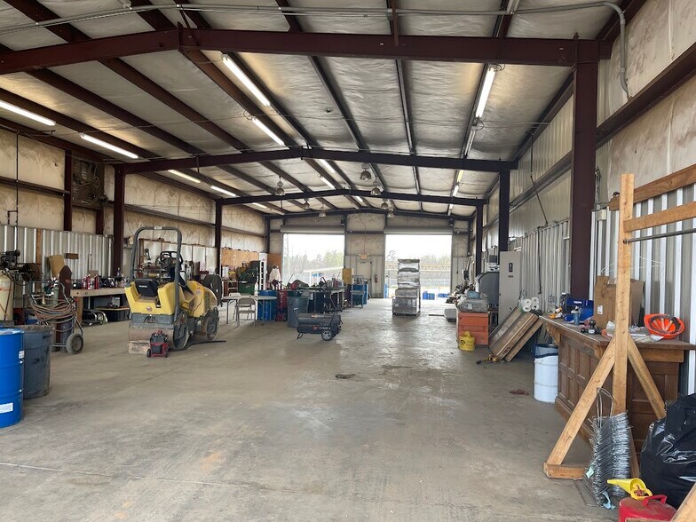 More Photos Of 391 Leonard Rd, Greer Truck Terminal For Lease