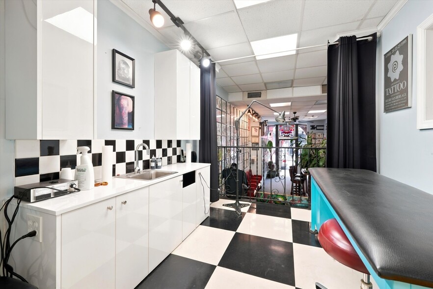 More Photos Of 617 South St, Philadelphia Apartments For Lease