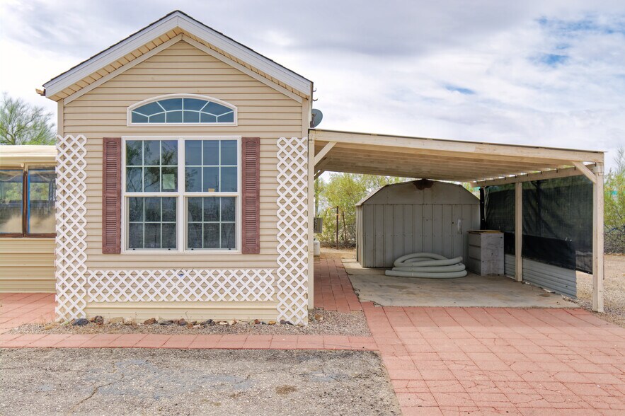 More Photos Of 566 Central Blvd, Quartzsite Freestanding For Sale