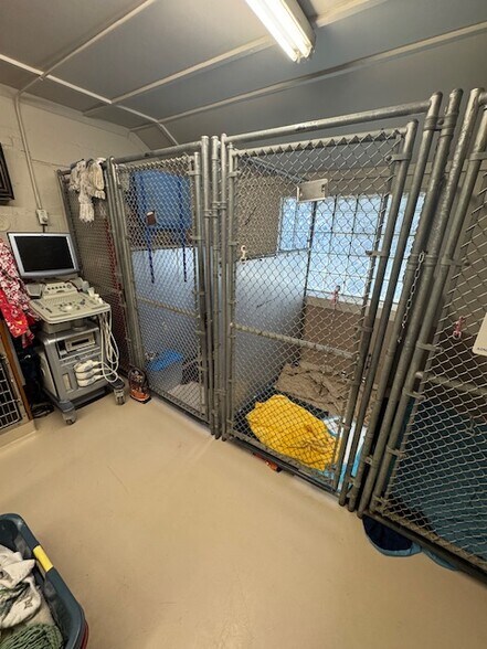 More Photos Of 7439 Tyler Blvd, Mentor Veterinarian Kennel For Sale