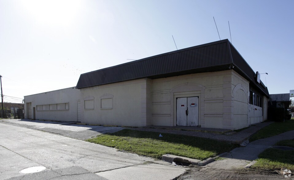 More Photos Of 5440 Gulf Fwy, Houston Warehouse For Sale