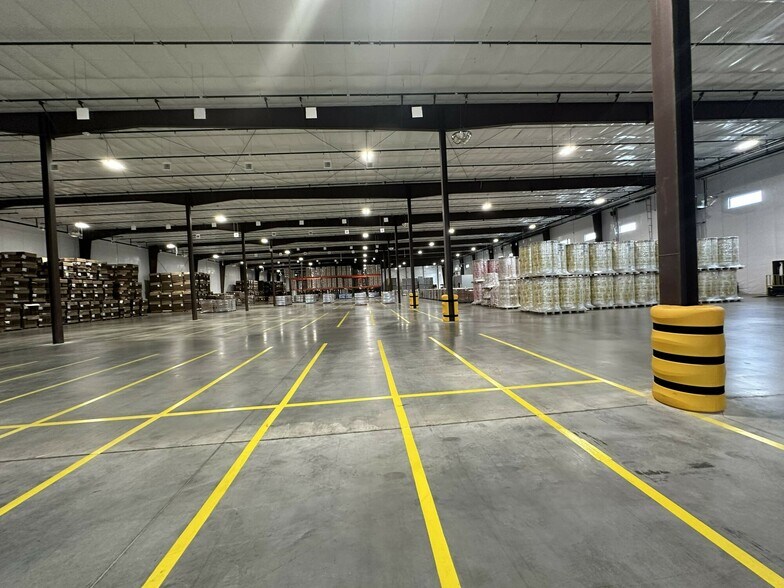 More Photos Of 810 Chesapeake Dr, Cambridge Warehouse For Sale