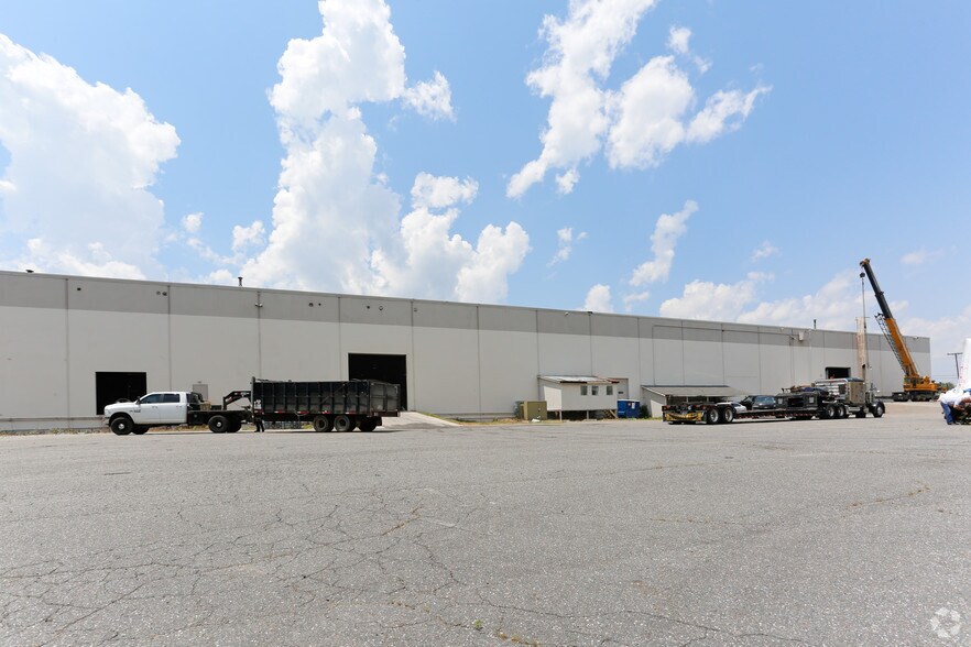 More Photos Of 1224 Isley Dr, Gastonia Manufacturing For Sale
