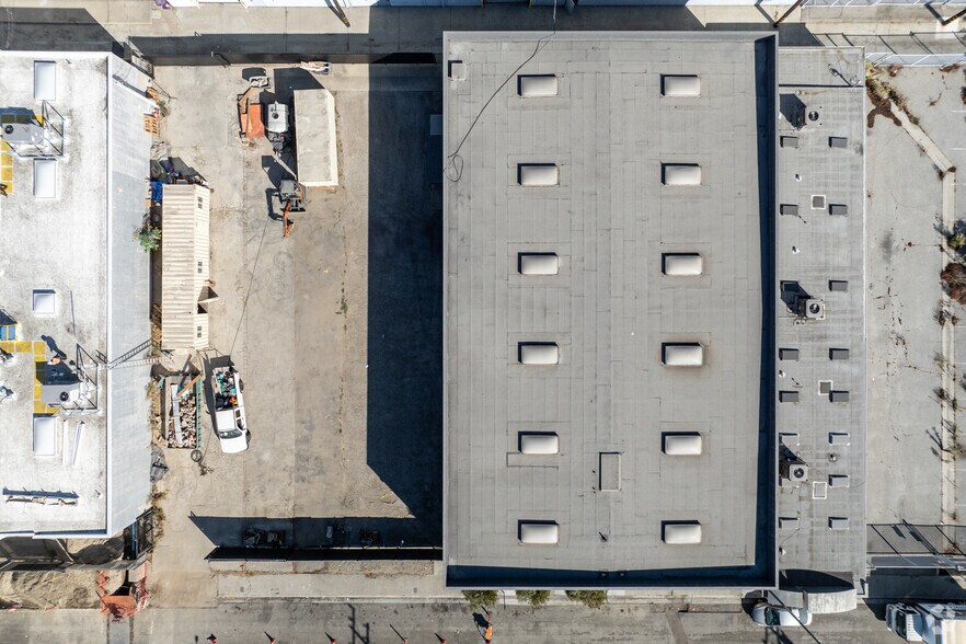 More Photos Of 1700 Hayes Ave, Long Beach Warehouse For Lease
