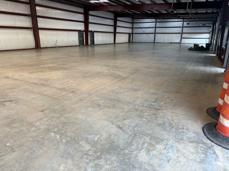 More Photos Of 1814 E Centerton Blvd, Bentonville Light Manufacturing For Lease