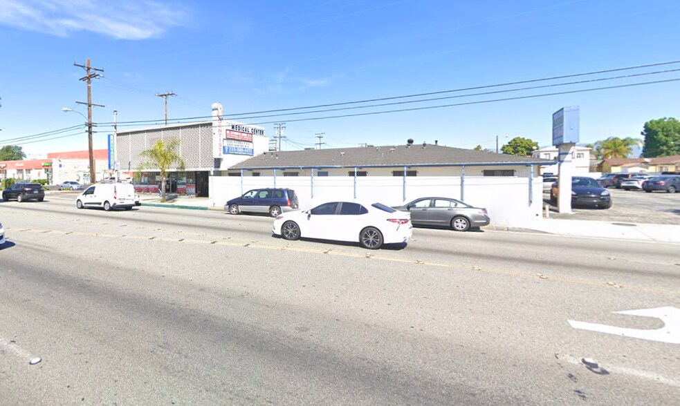 More Photos Of 5101 Florence Ave, Bell Medical For Lease