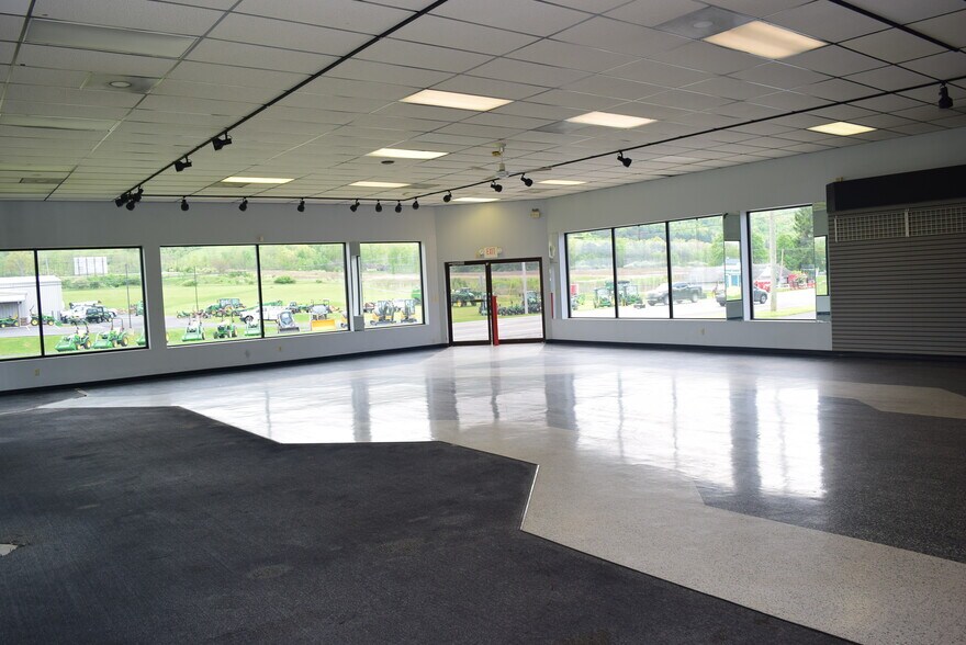 More Photos Of 2013 General Potter Hwy, Centre Hall Showroom For Sale