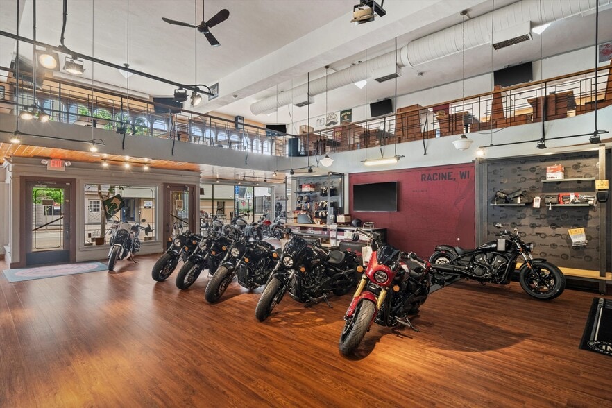 More Photos Of 522 6th St, Racine General Retail For Sale