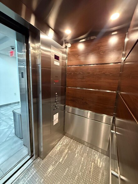 More Photos Of 560 Northern Blvd, Great Neck Medical For Lease