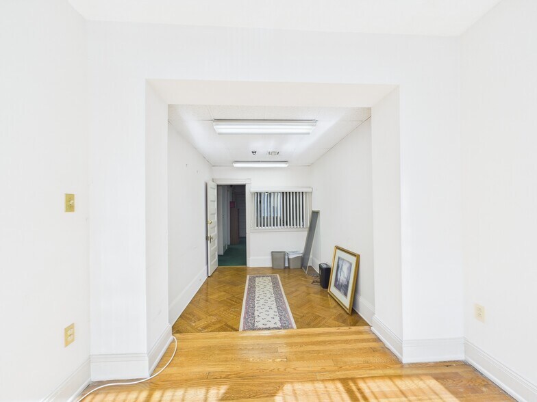 More Photos Of 73 Chestnut St, Springfield Loft Creative Space For Sale