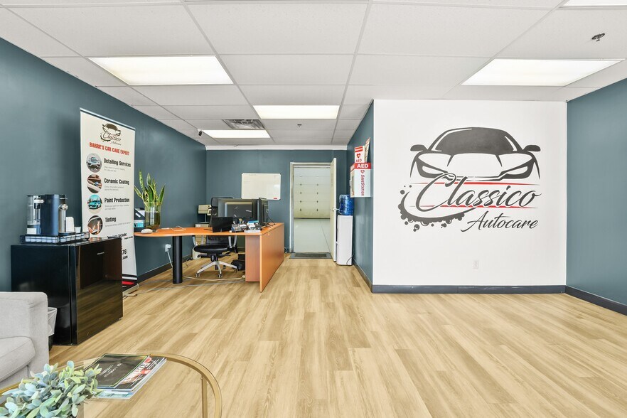 More Photos Of 353-359 Saunders Rd, Barrie Light Distribution For Sale