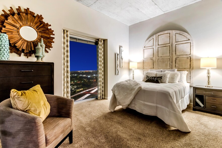More Photos Of 5927 Almeda Rd, Houston Apartments For Lease