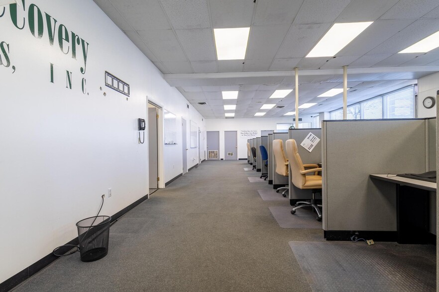 More Photos Of 630 Market St, Steubenville Office For Sale