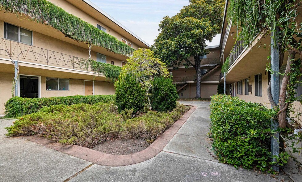 More Photos Of 411 E 17th St, Oakland Apartments For Sale