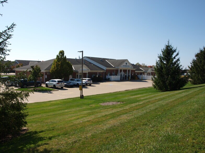 More Photos Of 16706 Chillicothe Rd, Chagrin Falls Office For Lease