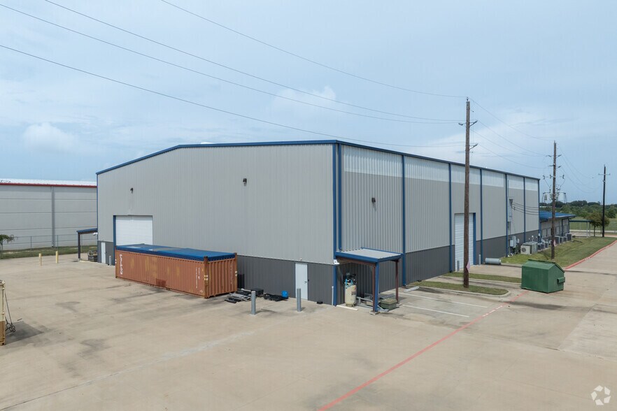 More Photos Of 25410 Clay Rd, Katy Warehouse For Lease