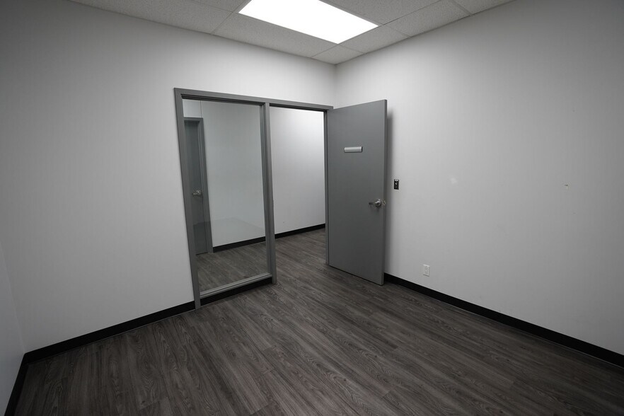 More Photos Of 18410 118A Av NW, Edmonton Warehouse For Lease